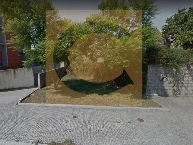 LUGAR DE GARAGEM Edifício junto ao Pólo Universitário