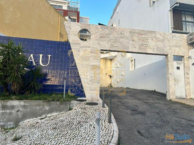 Lugar De Garagem Para 2 Carros Em Sesimbra | 26064061731