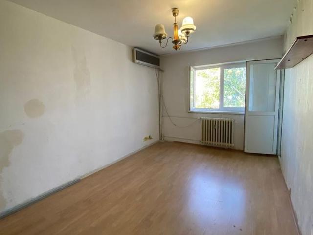 Luica 2 cam dec nemobilat 9/10, bucataria mobilata, ac, 300euro