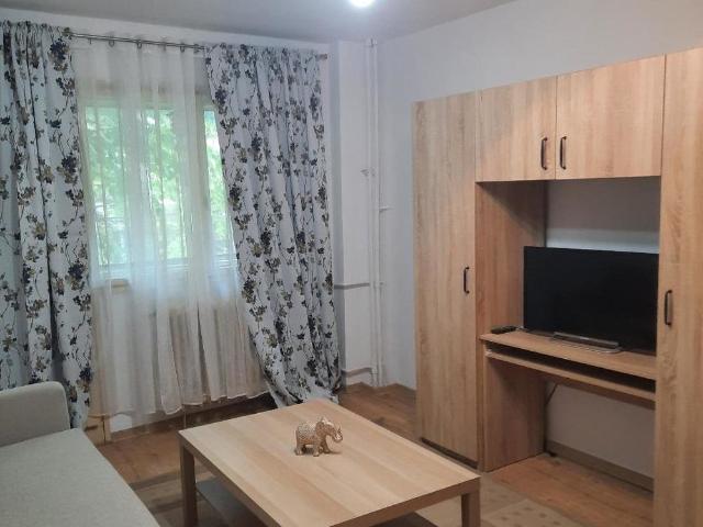 Lujerului/Metrou Apartament 3 camere semidecomandat