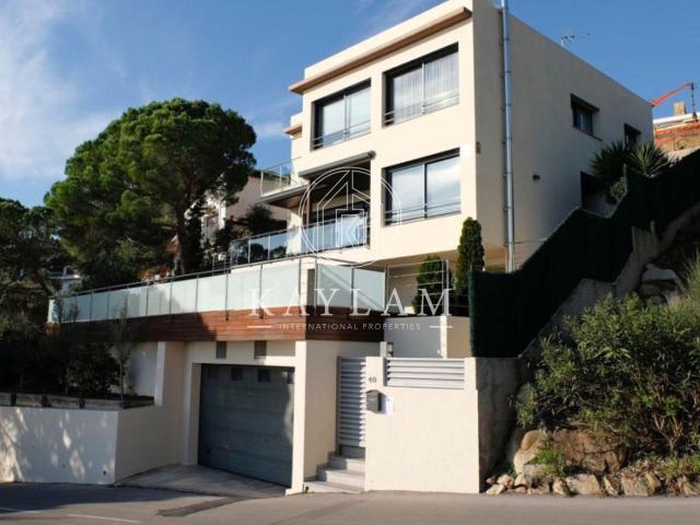 Lujo Esta espléndida villa de diseño contemporáneo se encuen. 338m² Lloret de Mar