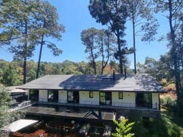 LUJO Y MODERNIDAD,OFRECE ESTA CASA EN VENTA CON ACCESO AL CAMPO DE GOLF