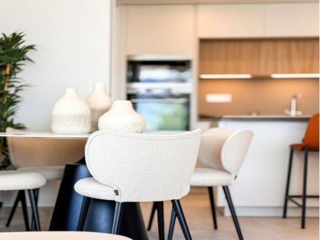 Lujoso apartamento, 2 dormitorios, 2 baños, vistas al mar. Fuengirola. Entrega inmediata