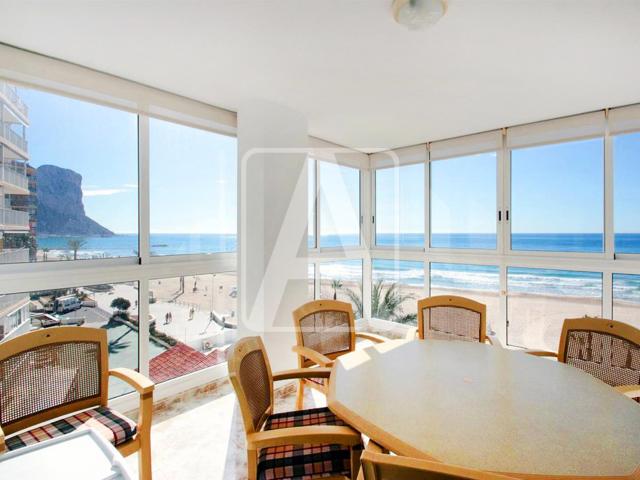 Lujoso Apartamento de estilo provenzal en primerísima línea. 130m² Calpe calp
