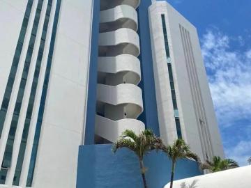 LUJOSO PENTHOUSE CON VISTA AL MAR