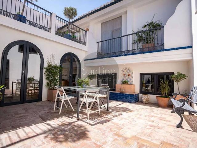 Lujoso piso de 200 m² en alquiler con terraza y muebles de diseño en el suburbio más verde de Valencia