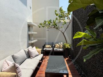 Lujosa casa en ventapuerta de hierro
