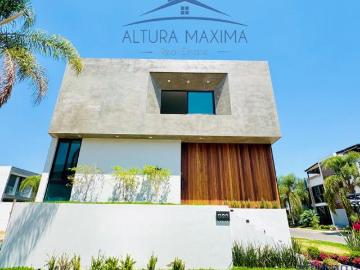 Lujosa Casa Nueva en Venta Condominio Villa Verona Andares Zapopan