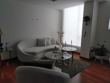 LUJOSA SUITE SECTOR QUITO TENIS