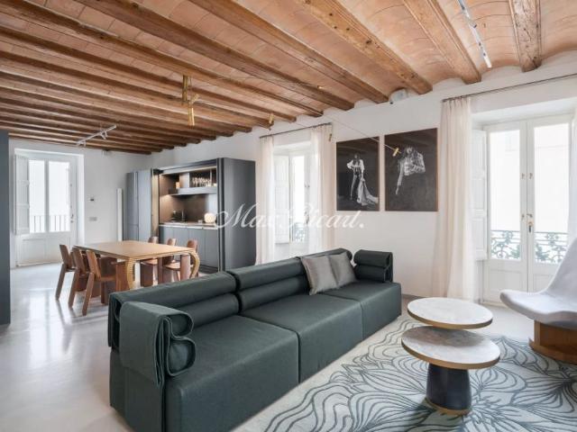 Lujosa vivienda a estrenar en el histórico Palau Moxó 156m²
