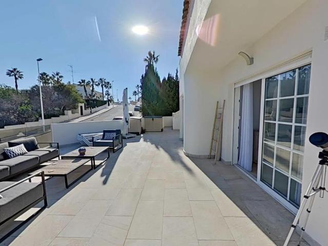 Lujosa villa de 4 dormitorios con piscina y vistas a los campos de golf de Las Ramblas