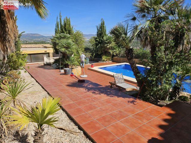 Lujosa villa en Castalla Internacional Luxurious villa in Castalla Internacional