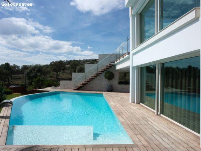 LUJOSA VILLA EN MASNOU