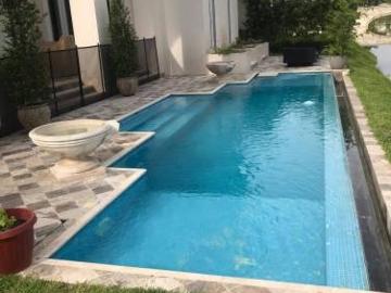 LUJOSA VILLA EN PLAZA LAGOS CON VISTA AL LAGO