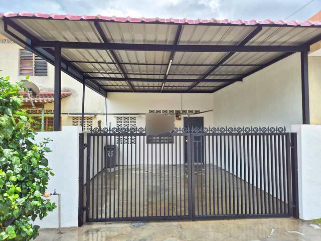 LukutSpringhill2storeyFREEHOLDEXTRA LANDNICE UNITBELOW MARKET