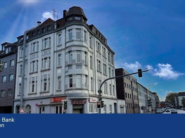 Lukratives Entwicklungsobjekt Mehrfamilienhaus mit Gewerbe zur eigenen Neugestaltung