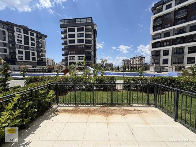 Lüks Site İçerisinde 220 m 5+2 Bahçe DubleksiAkıllı Ev Sistemli