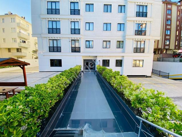 Lüks Site İçerisinde Otoparklı Manzaralı Arakat Enfes 3+1 Daire