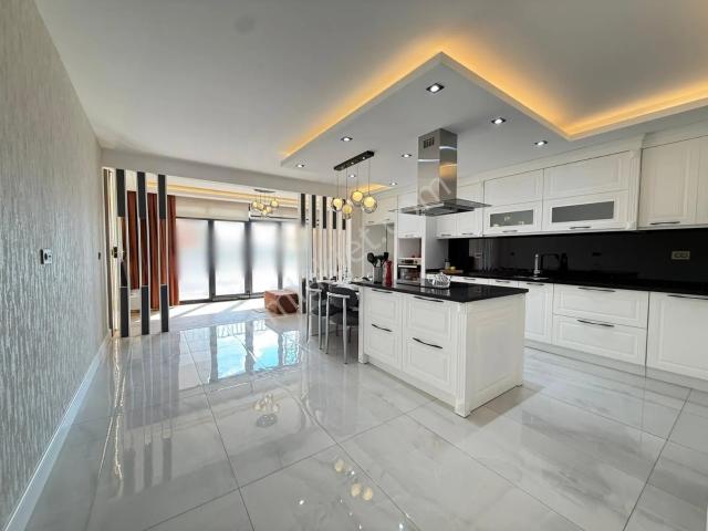 Lüks Yaşamın En Seçkin Örneği! Full Donanımlı Sitede 4+1 Daire