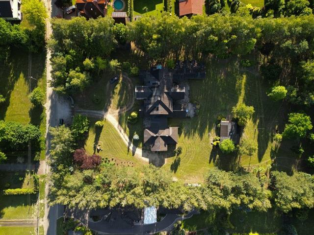 Luksusowa willa 771 m² na 1,2 ha działce w Jadwininie