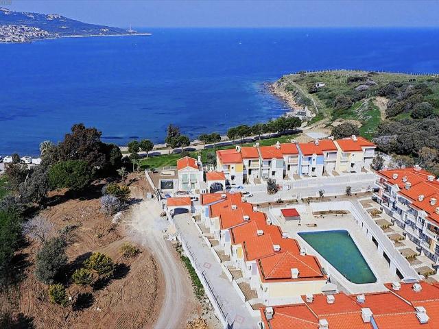 Luksusowa willa nad morzem z basenem w Foça