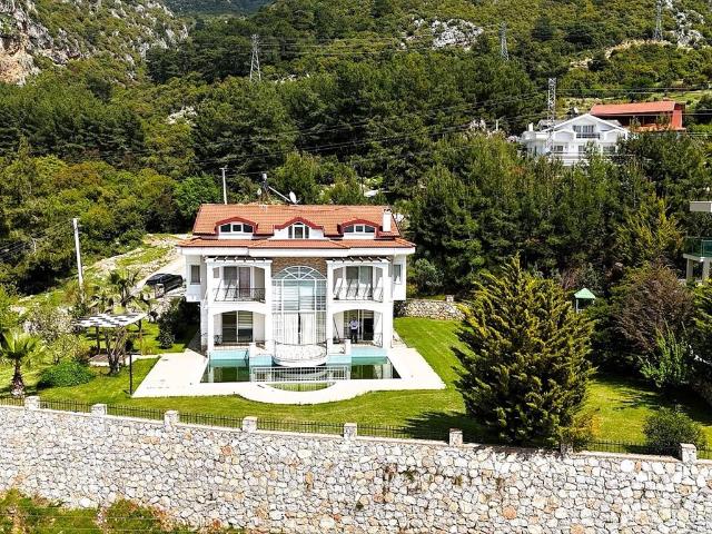 Luksusowa willa z basenem i ogrodem w Ölüdeniz
