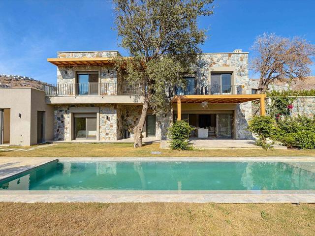Luksusowa willa z basenem i ogrodem w Bodrum