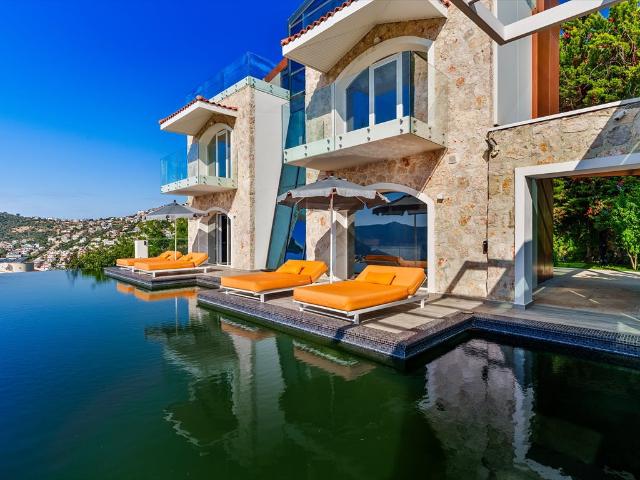 Luksusowa willa z basenem infinity i jacuzzi w Kalkan