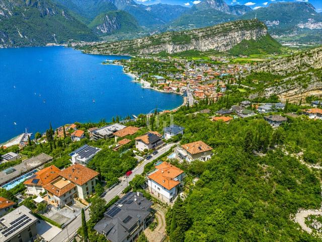 Luksusowa willa z panoramicznym widokiem na jezioro Garda