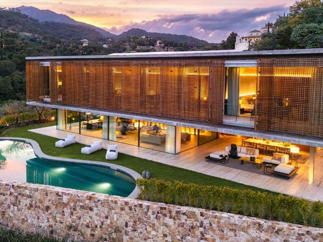 Luksusowa villa z panoramicznymi widokami i basenem