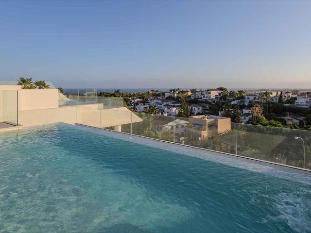Luksusowa villa w Nueva Andalucia z panoramicznym widokiem