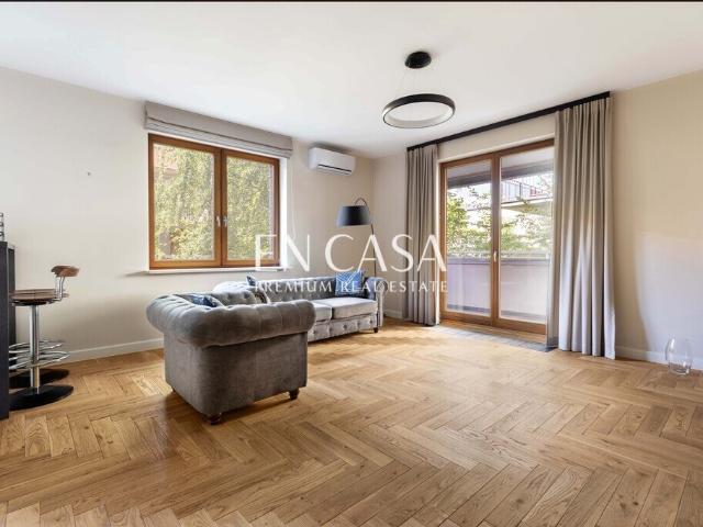 Luksusowe 2 pokoje w prestiżowym apartamentowcu blisko Łazienek