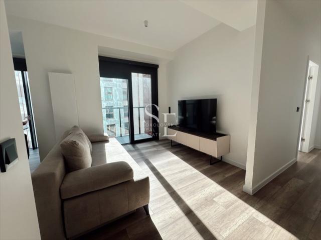 Luksusowy 3 pokojowy apartament z widokiem na Warszawę
