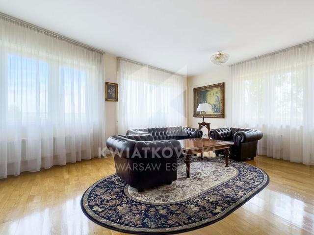 Luksusowy 170 m² apartament z basenem i balkonami