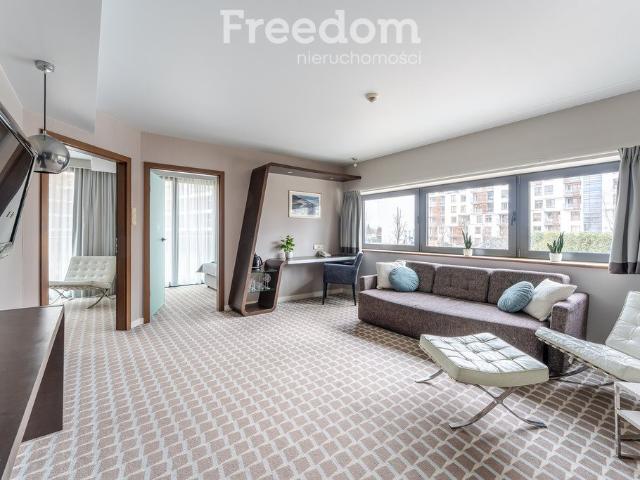 Luksusowy apartament z widokiem na morze w Marine Hotel