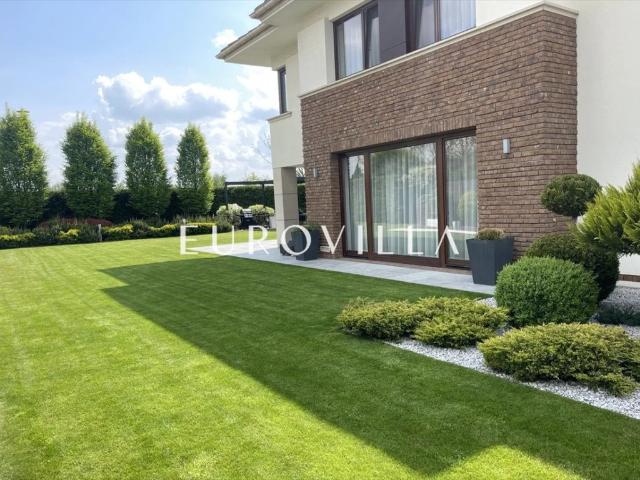 Luksusowy dom premium z ogrodem i salą kinową