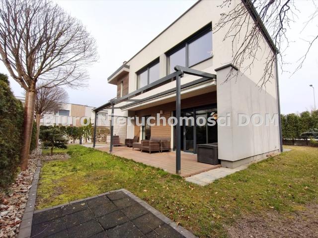 Luksusowy dom 174 m² z garażem i inteligentnym systemem polecam!