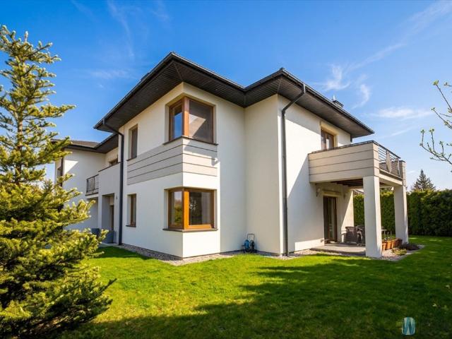 Luksusowy dom 200 m2 w Łomiankach Kiełpin z garażem