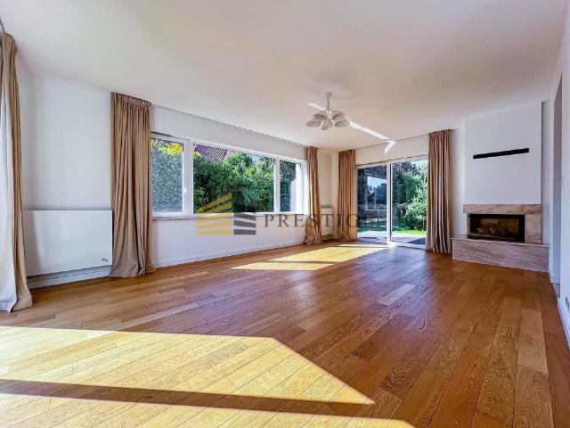Luksusowy dom 300 m² z kominkiem i balkonem na Wilanowie