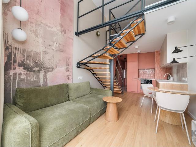 Luksusowy loft z ogródkiem i miejscem parkingowym