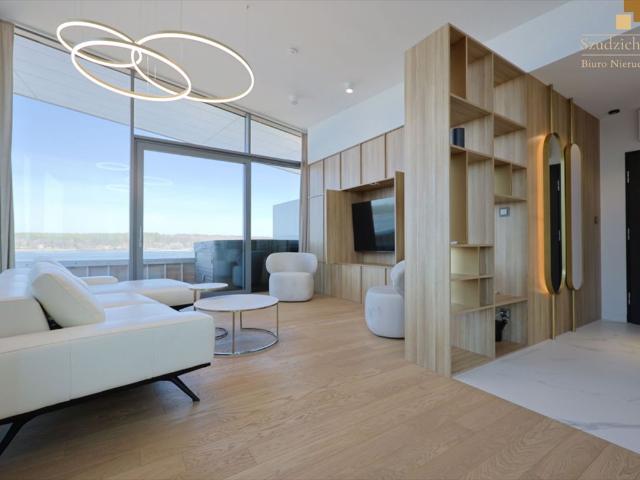 Luksusowy penthouse z jacuzzi i panoramicznym widokiem