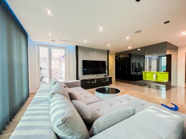 Luksusowy penthouse 160 m2 z widokiem na Wisłę i tarasem