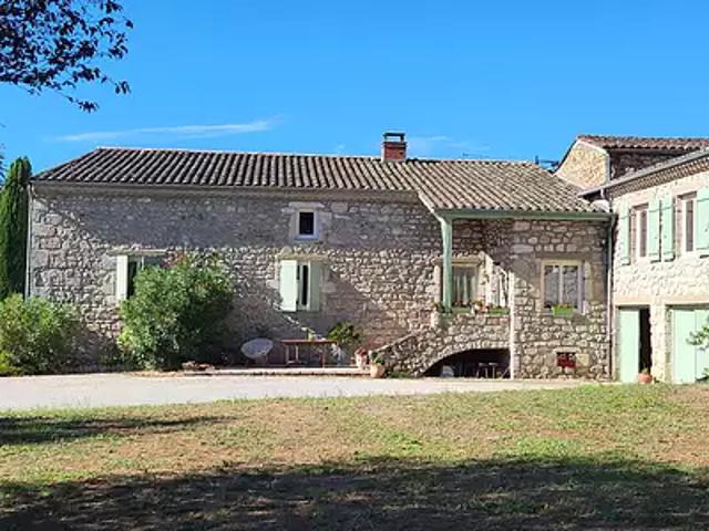 Lupé 42520 Achat / Vente maison 6 pièces t6 au dernier étage cave