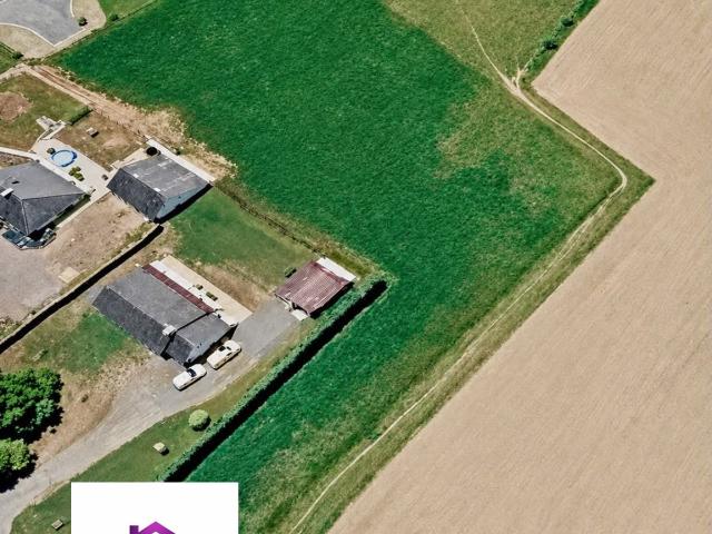 LUSANGER Terrain constructible avec permis de construire
