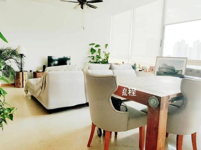 Lush On Holland Hill D10, Condominium