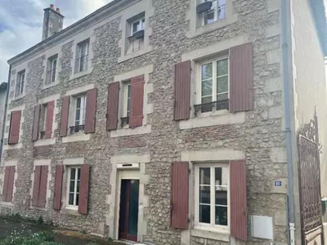 Lussac les Châteaux 86320 Achat / Vente immeuble au dernier étage