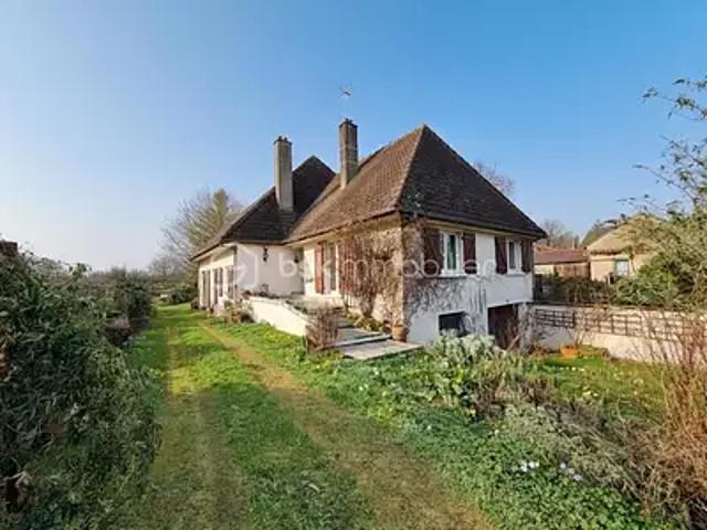 Lussac les Eglises 87360 Achat / Vente maison 8 pièces t8 terrasse cave