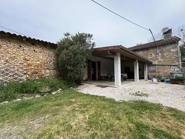Lussas et Nontronneau 24300 Achat / Vente maison 3 pièces t3 parking