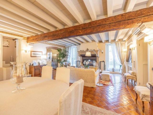 Lussuoso casale in vendita Via Bussolengo, 37, Sommacampagna, Veneto