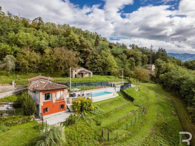 Lussuoso casale in vendita Via Debbia, Castelnuovo di Garfagnana, Toscana